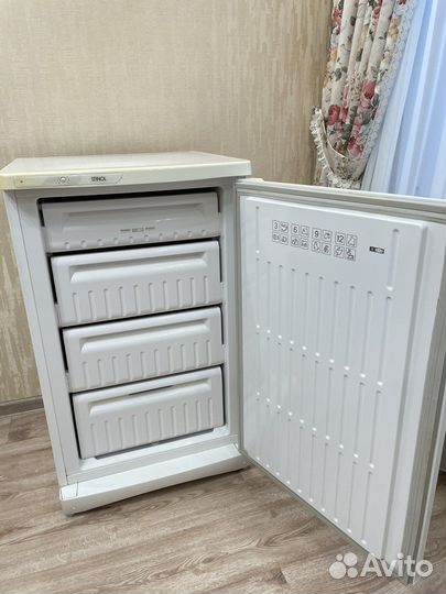 Морозильник Stinol 105