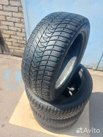 Michelin X-Ice North 3 215/50 R17