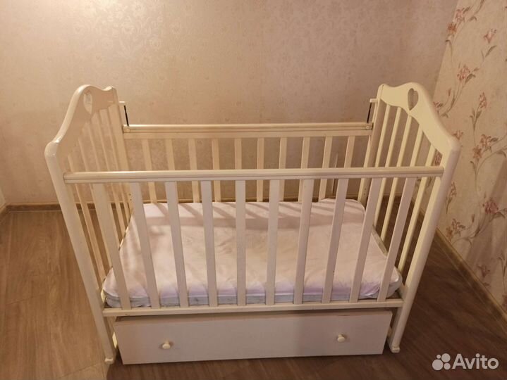 Детская кроватка