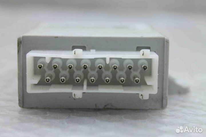 Блок управления доводчика крышки багажника BMW 7-S