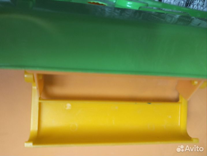 Ящик пластиковый с крышкой для игрушек