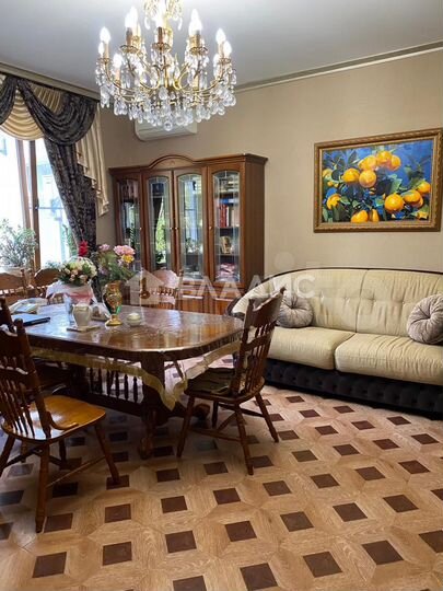 3-к. квартира, 70 м², 3/3 эт.