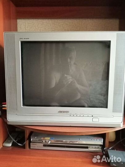 Телевизор бу. Samsung Plano