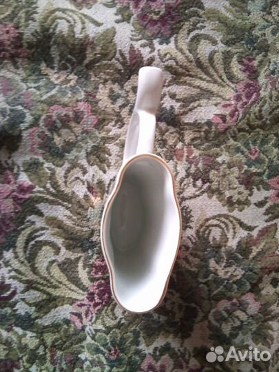 Фарфоровая кружка с соском на ручке