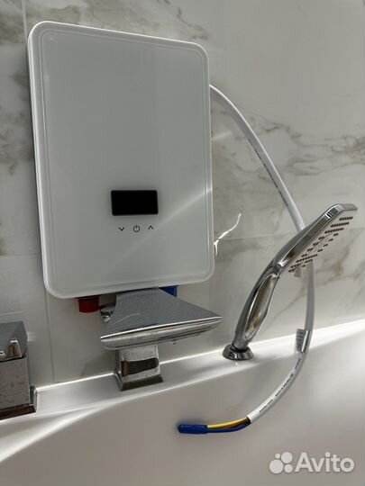 Водонагреватель проточный новый