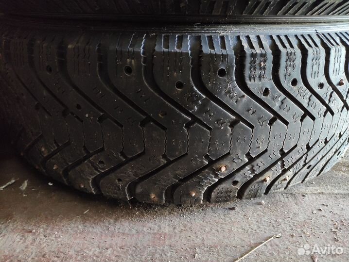 Goodyear UltraGrip 500 SUV 225/70 R16 103T