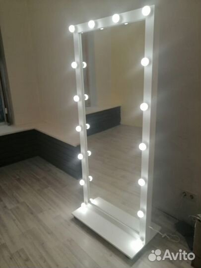 Ростовое Гримёрное зеркало визажиста с лампами