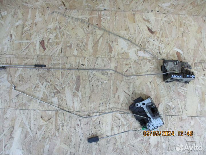 Замок двери Рено Логан 1