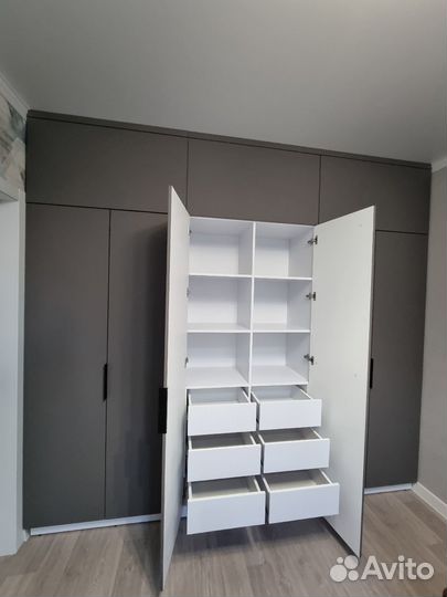 Встроенный шкаф
