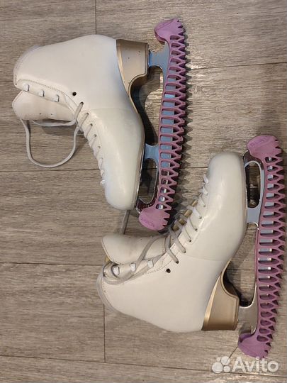 Фигурные коньки edea chorus 255