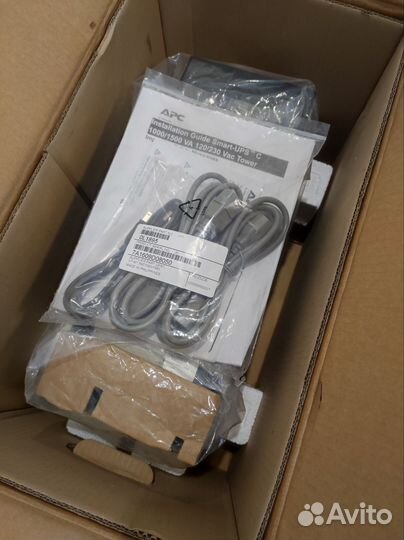 Ибп бесперебойник APC Smart-UPS C1000