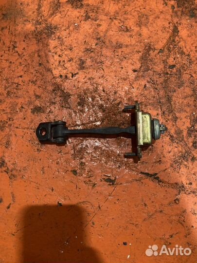 Ограничитель двери передней Ford Mondeo 3