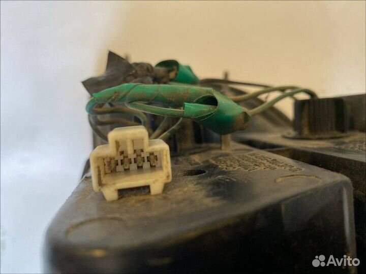 Фонарь задний правый Nissan Maxima