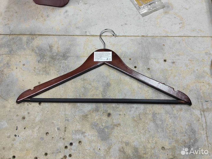 Вешалка плечики