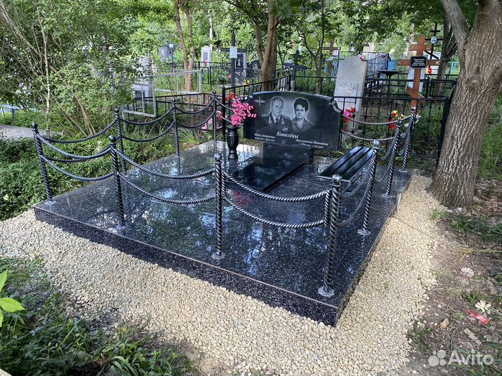 Памятники из гранита и мрамора