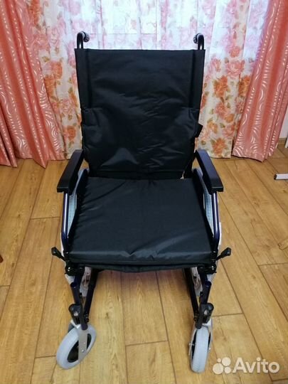 Инвалидная коляска новая