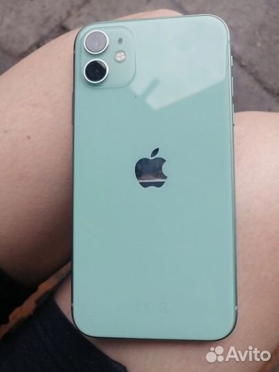 Телефон iPhone 11