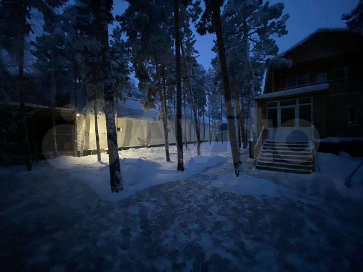 Коттедж 180 м² на участке 10 сот.