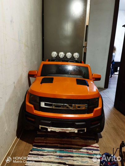 Детский электромобиль джип