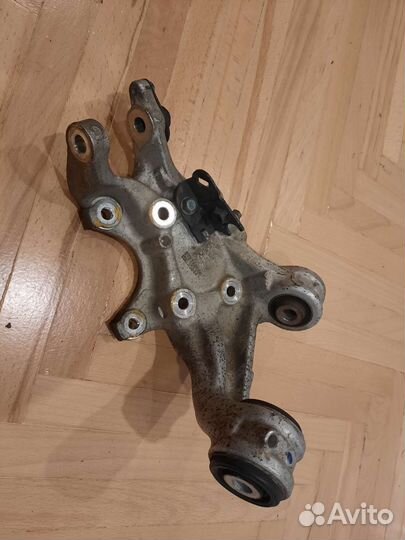 Кулак задней подвески левый Honda civic 4D