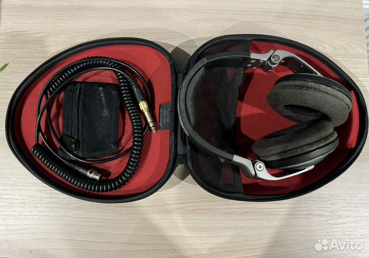 Комплект контроллер для диджея Traktor S4 mk2