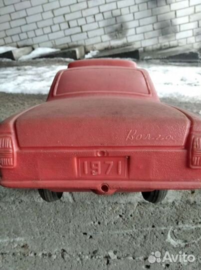 Детская машинка каталка Волга