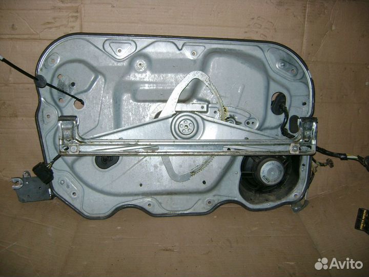 Стеклоподъемник передний правый Ford C-MAX 1