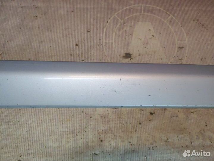 Молдинг двери передний правый Mitsubishi Outlander