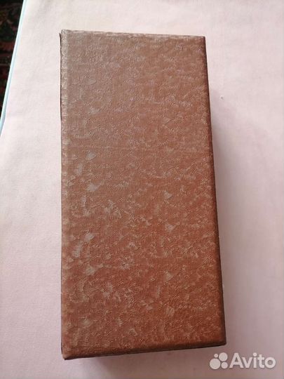 Столовые ложки, чайные сервизы