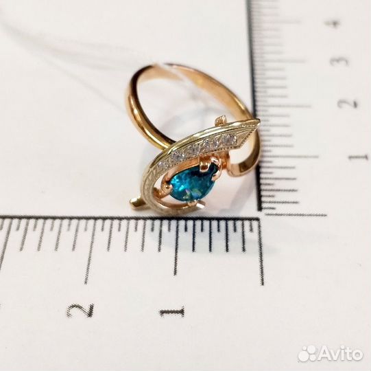 Золотое кольцо с камнем 17р