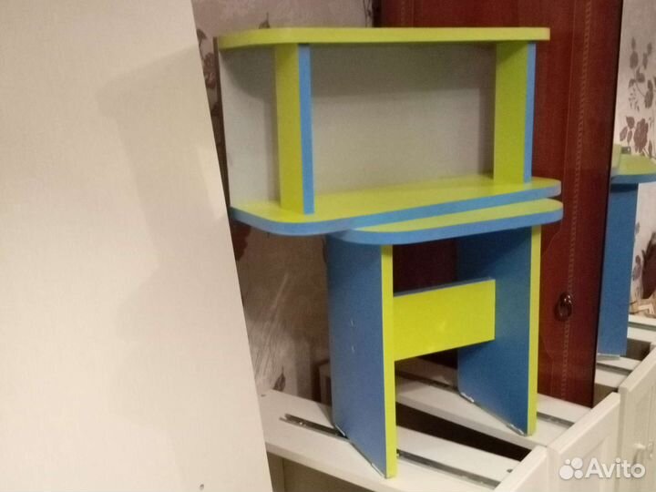 Табуретка детская с полочкой новые