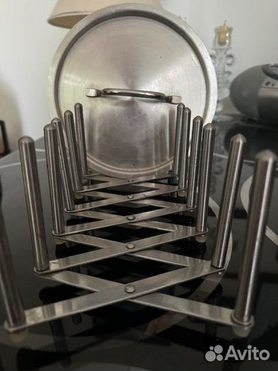 Металлическая подставка для крышек Икея