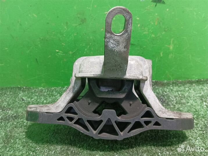 Опора (подушка) двигателя левая Chevrolet Cruze J