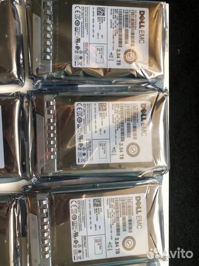 Dell 3.84-TB 12G 2.5 SAS RI SSD w/G176J