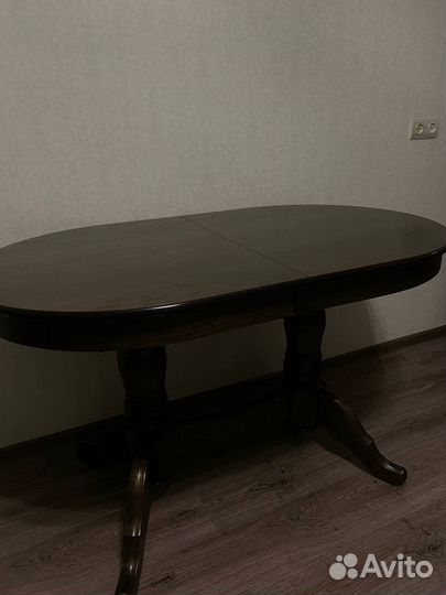 Стол обеденный