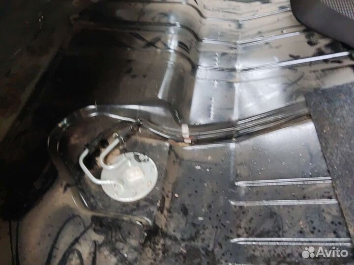 Топливный бак инжектор. Нива. 2131.5д