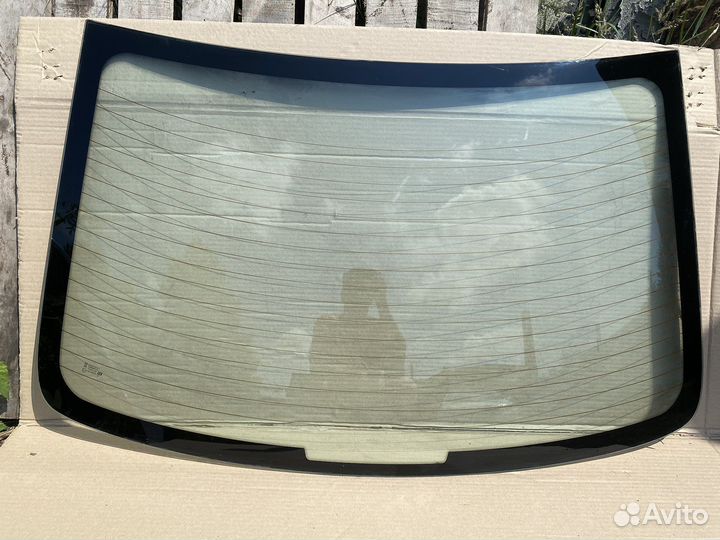 Стекло заднее Hyundai Solaris седан