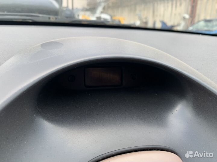 Часы Peugeot 206