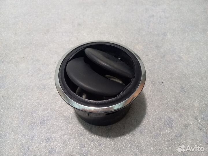 Дефлектор воздушный Sandero 2 Рестайл