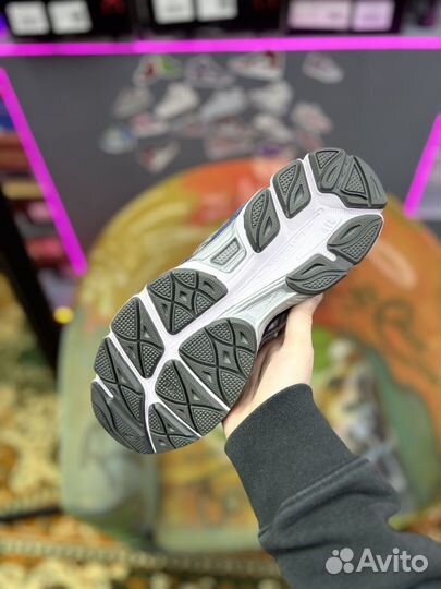 Кроссовки Asics gel NYC 42 размер