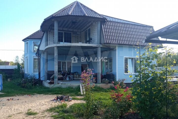 Дом 339,4 м² на участке 10 сот.