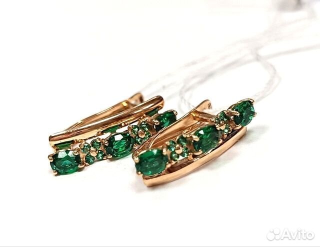 Золотые серьги с камнем