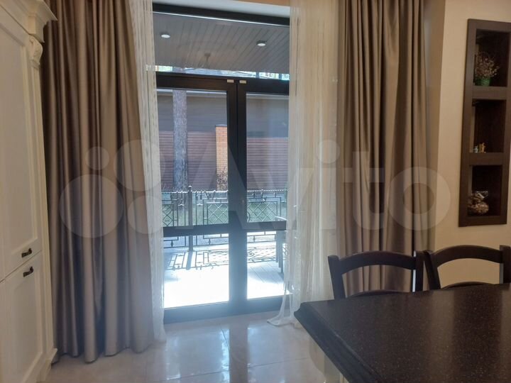 Коттедж 363,1 м² на участке 10,5 сот.