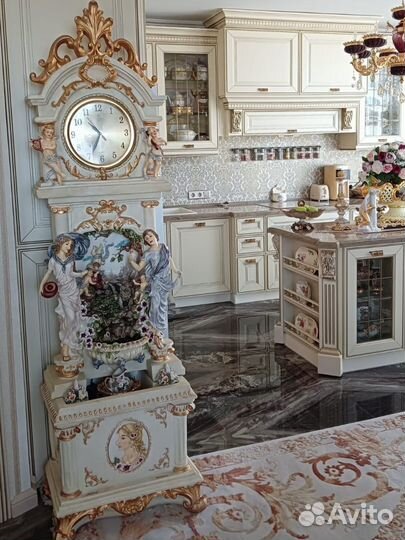 Вазы, часы все в наличии