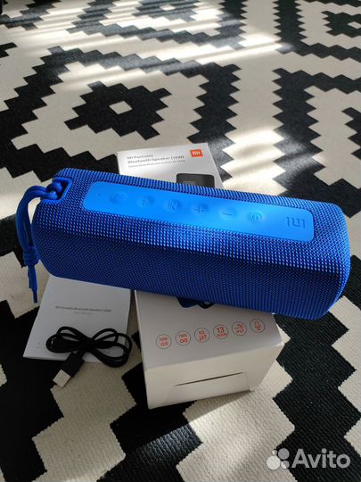 Колонка Xiaomi Mi Portable Bluetooth Speaker