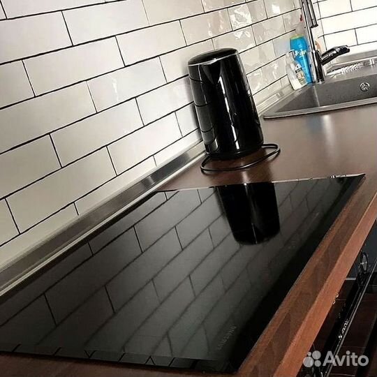 Угловой кухонный гарнитур современный