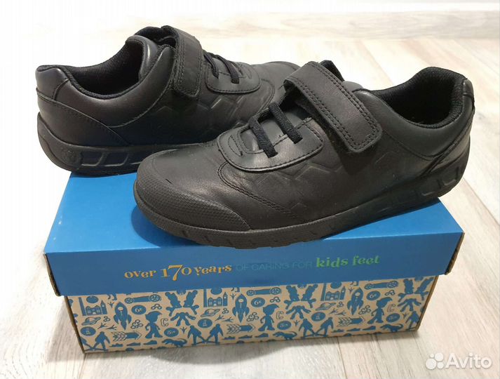 Туфли полуботинки для мальчика Clarks размер 35