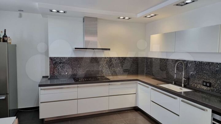 3-к. квартира, 154,8 м², 14/15 эт.