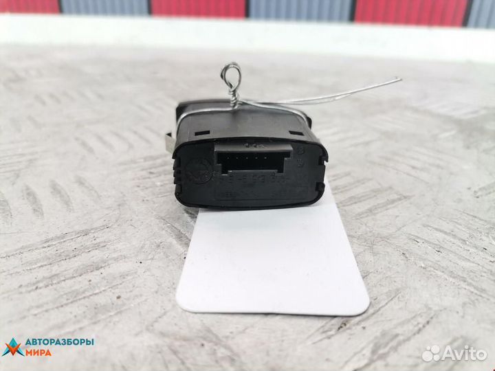 Кнопка аварийной сигнализации BMW X3 E83 2006