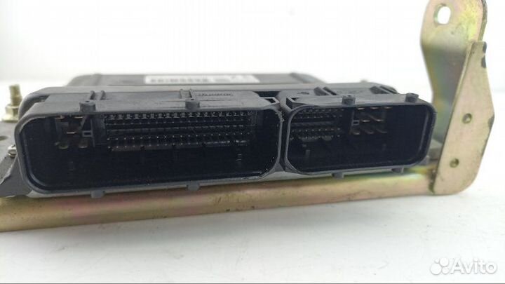 Блок управления двигателем Nissan Serena RC24 QR25